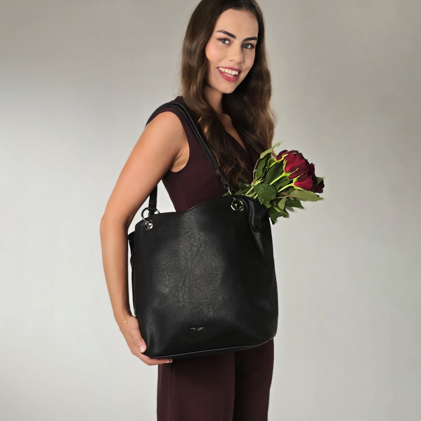 Velká shopper kabelka přes rameno Tangerin materiál syntetická kůže zapínání na zip barva černá velikost velká 8025 C Lifestyle