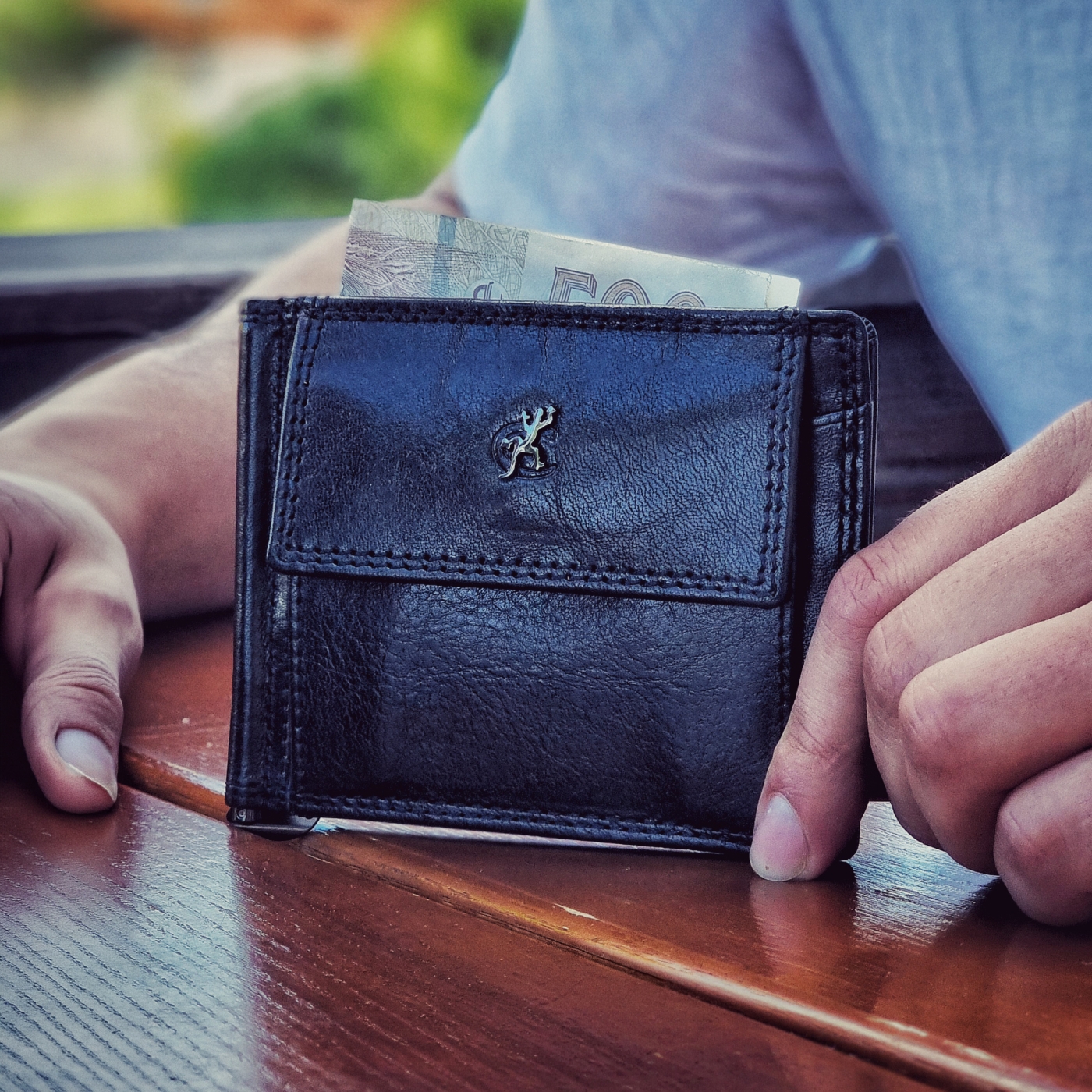 Dolarovka z pravé kůže Poyem materiál kůže zapínání Bez zapínání barva černá velikost malá 5210 Poyem C Lifestyle