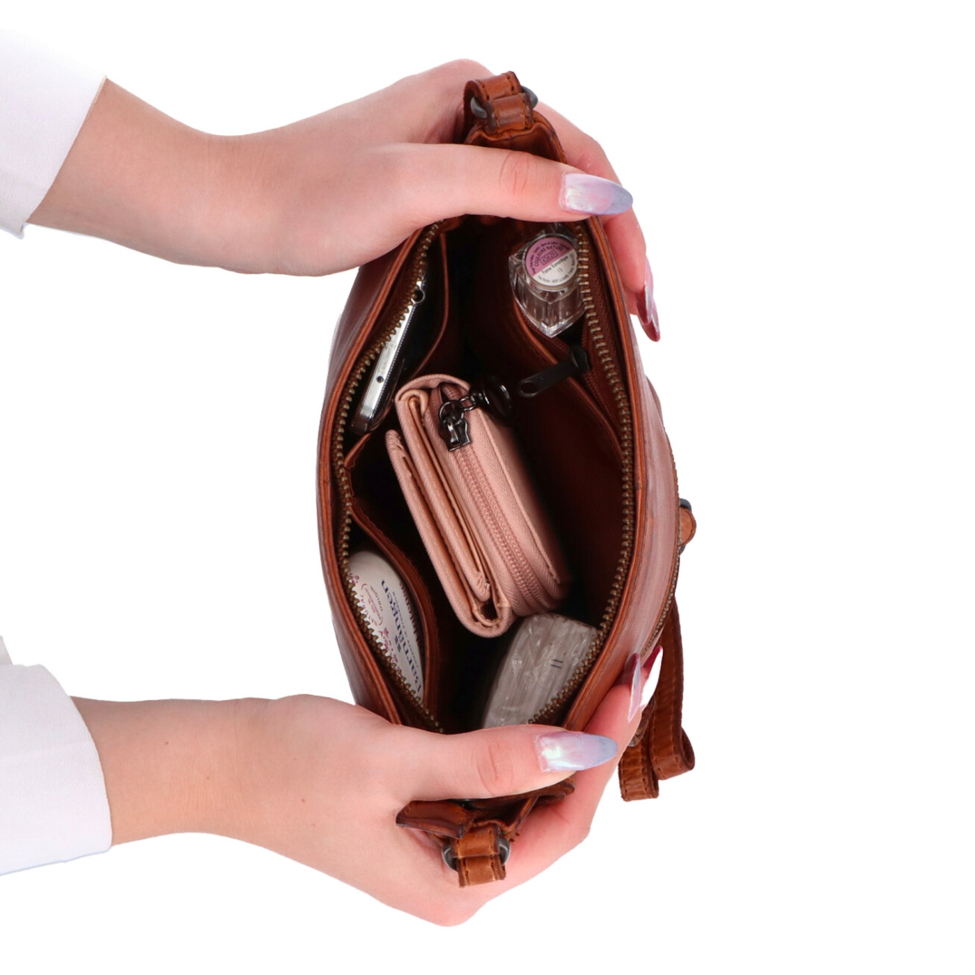 Kožená crossbody kabelka pro každý den Noelia Bolger materiál kůže zapínání na zip barva koňaková velikost malá NB 2404 KO Vnitřek
