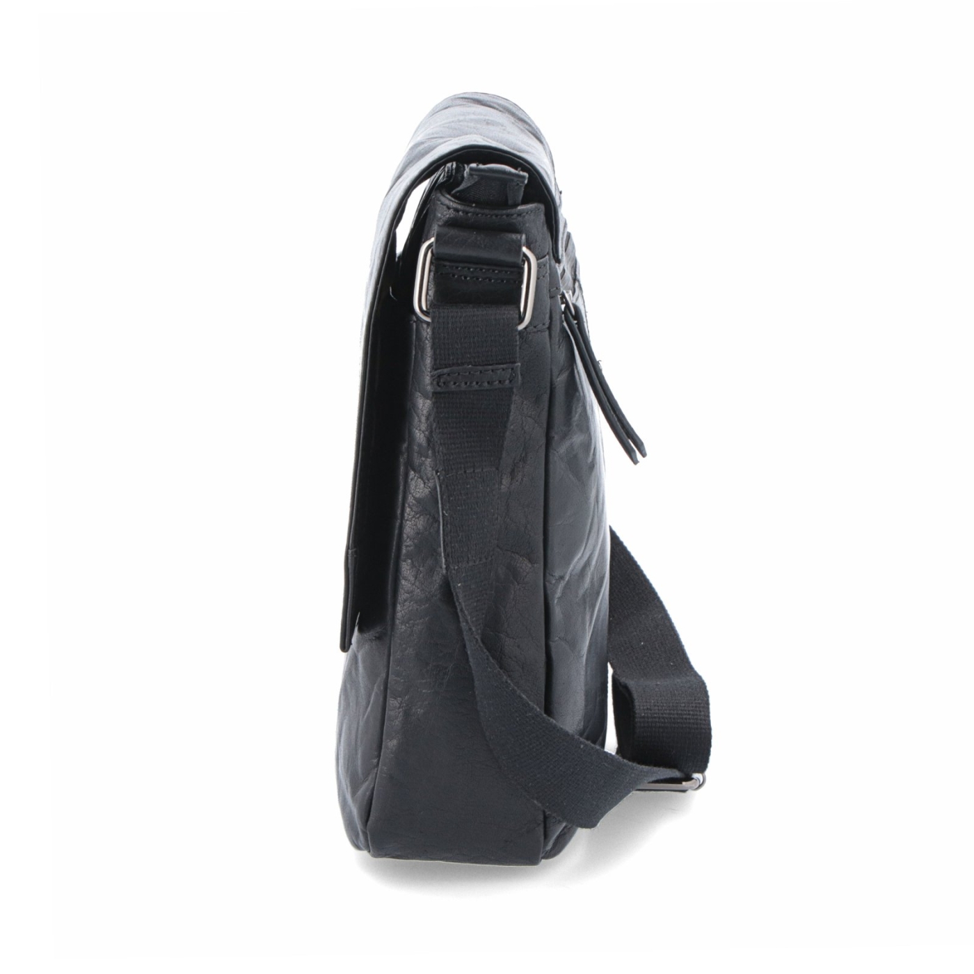 Kožená crossbody klopna Poyem materiál kůže zapínání s klopou barva černá velikost střední 2207 Poyem C Z boku