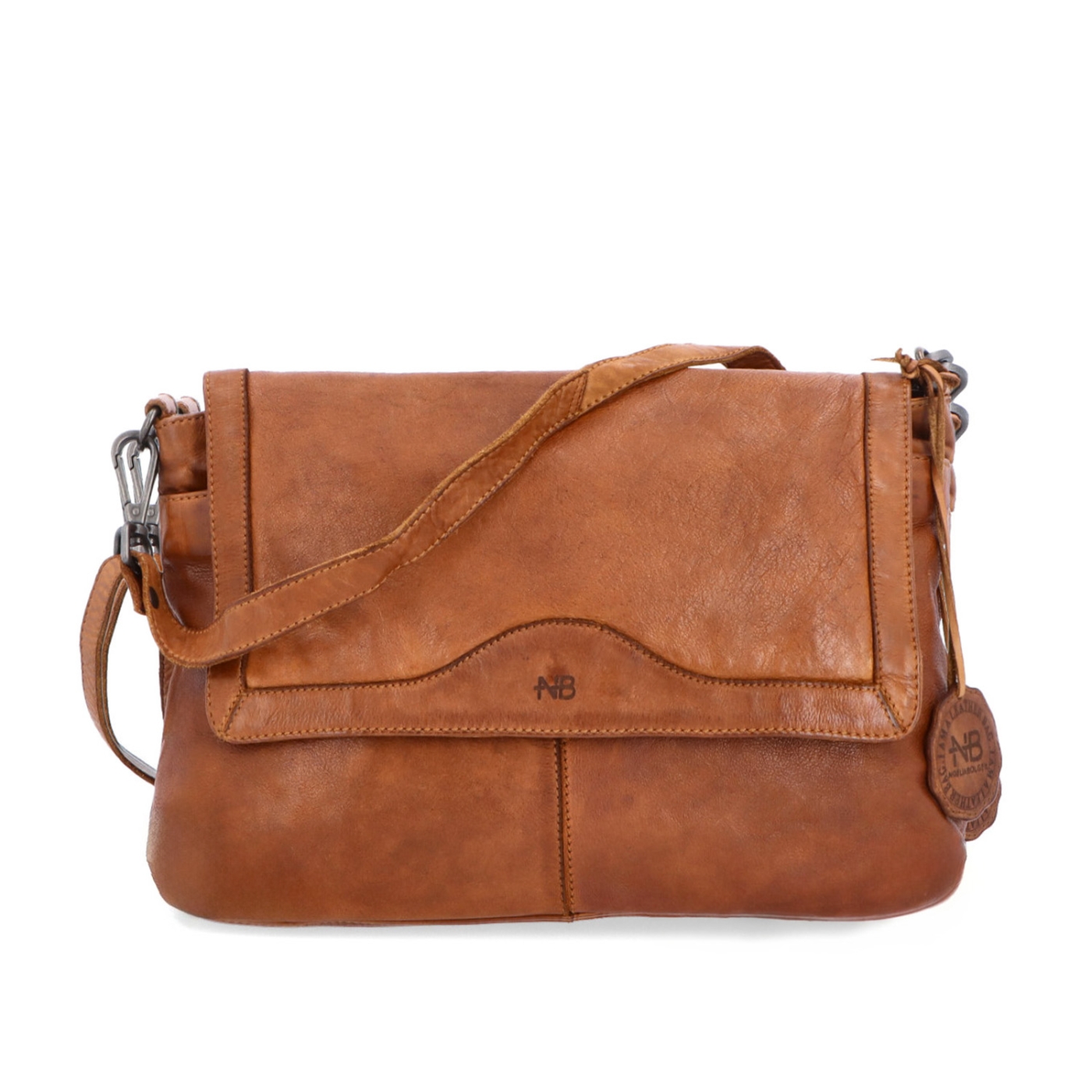 Crossbody kabelka z pravé kůže s klopou Noelia Bolger materiál kůže zapínání s klopou barva koňaková velikost střední NB 2024 KO Zepředu