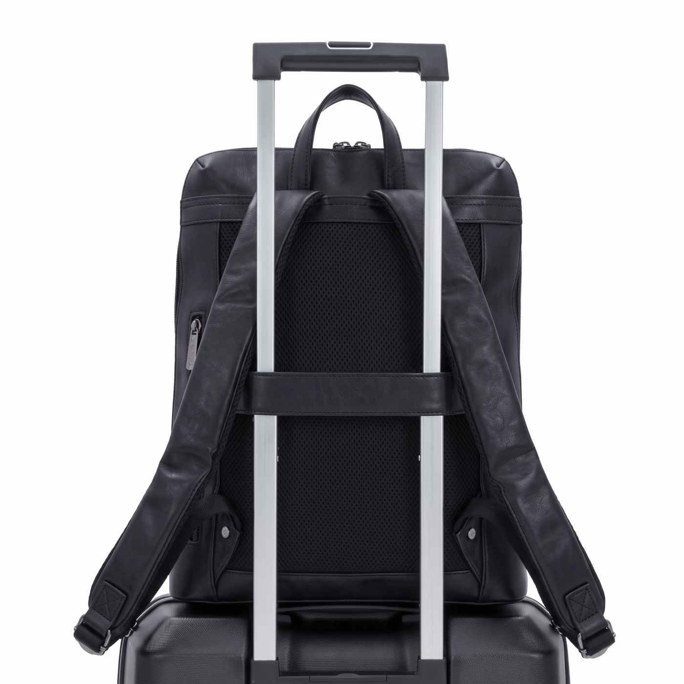 Batoh na notebook s městským vzhledem Le Sands materiál syntetická kůže zapínání na zip barva černá velikost velká 7735 C Detail