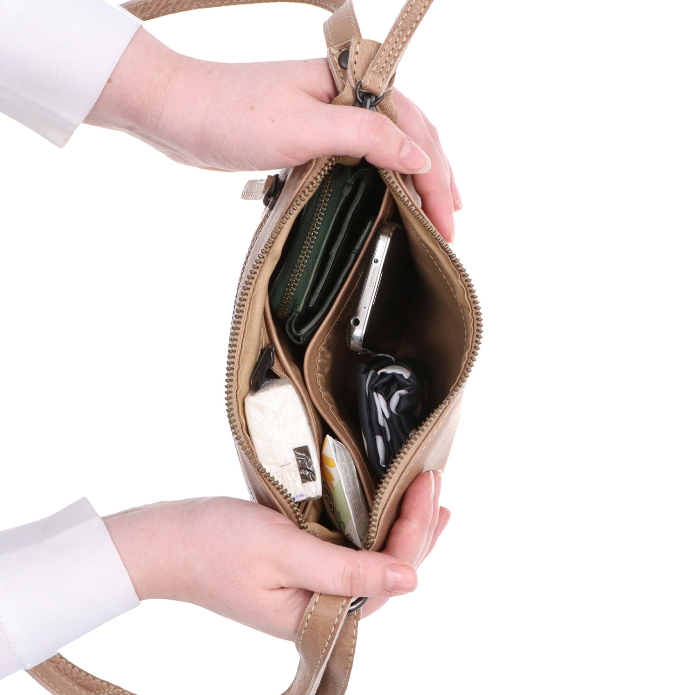 Praktická kožená crossbody na každý den Noelia Bolger materiál kůže zapínání na zip barva béžová velikost malá NB 2406 BE Vnitřek