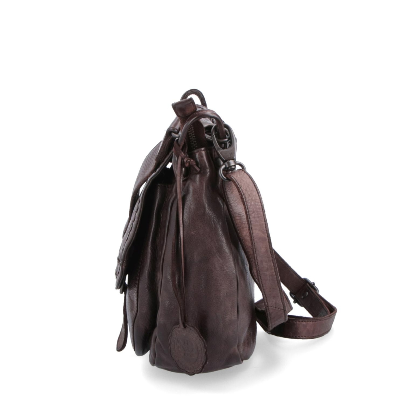 Kožená crossbody kabelka se zdobenou klopou Noelia Bolger materiál kůže zapínání s klopou barva hnědá velikost střední NB 2030 H Z boku