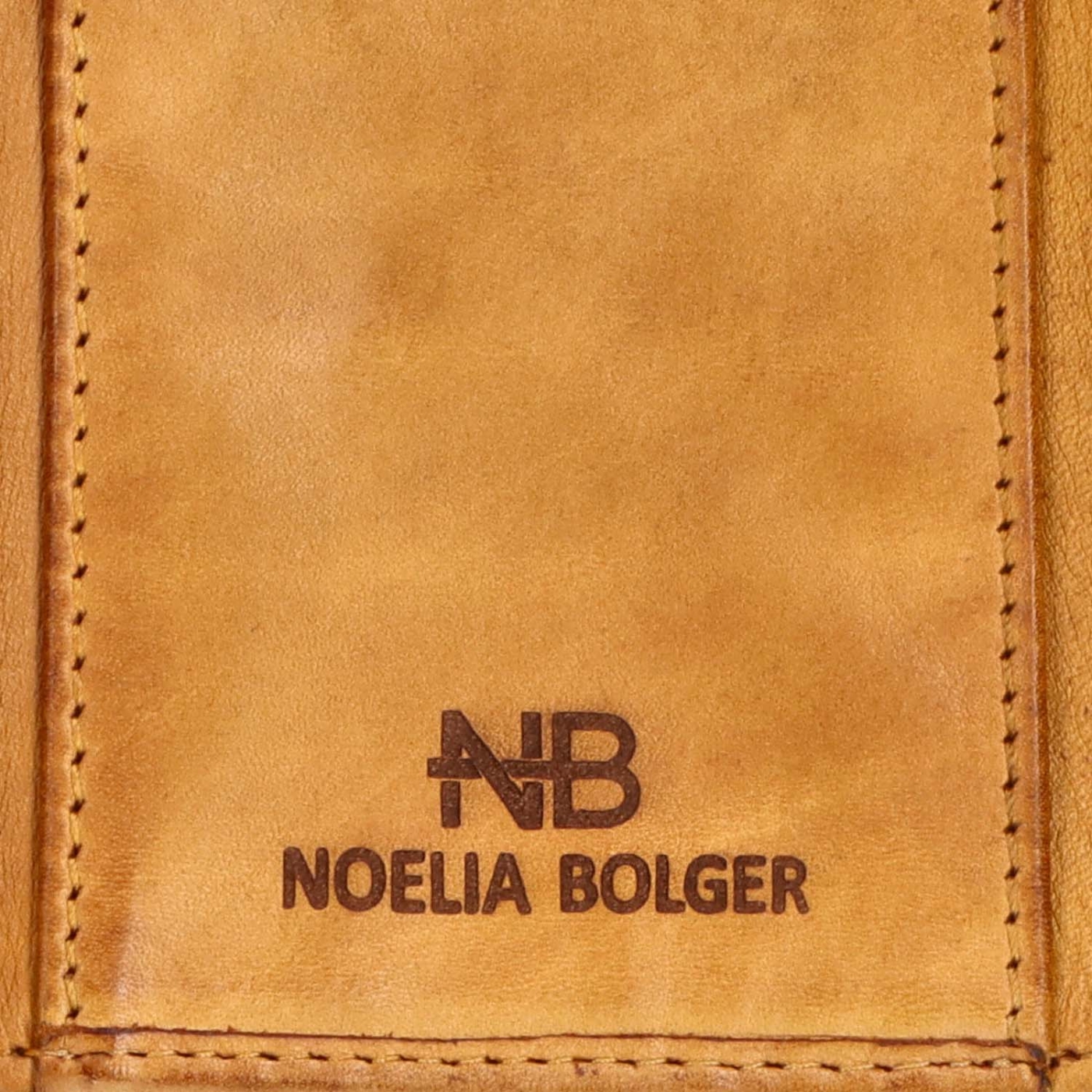 Kožená peněženka s praktickou zipovou kapsou Noelia Bolger materiál kůže zapínání na cvoček barva žlutá velikost malá 5132 NB ZLU Logo
