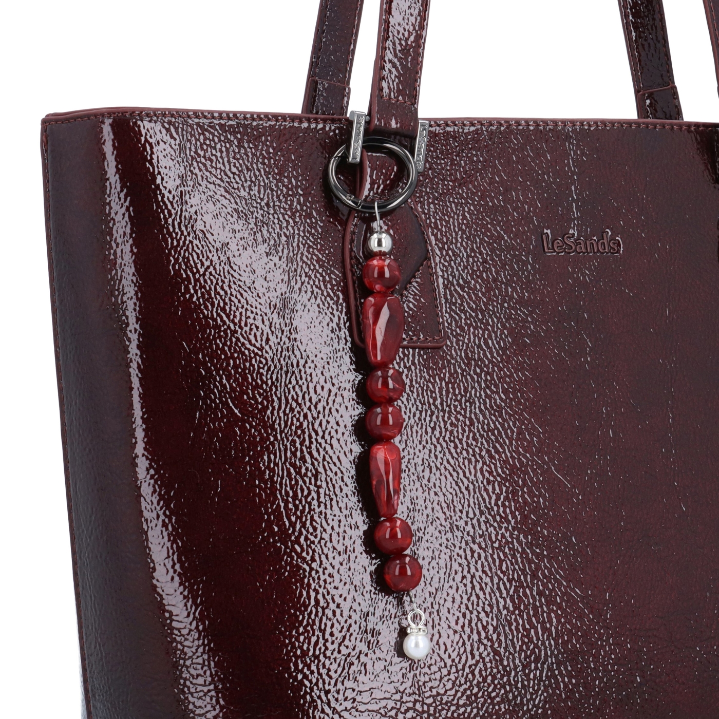 Elegantní kabelka přes rameno s přívěskem Le Sands materiál syntetická kůže zapínání na zip barva vínová velikost velká 4645 BO Detail
