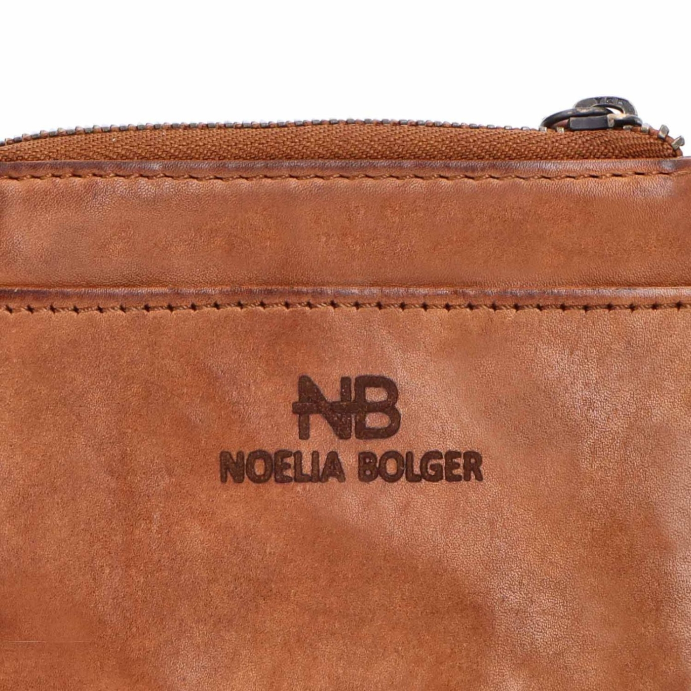 Malá kožená peněženka z měkčí kůže Noelia Bolger materiál kůže zapínání na cvoček barva koňaková velikost malá 5131 NB KO Logo