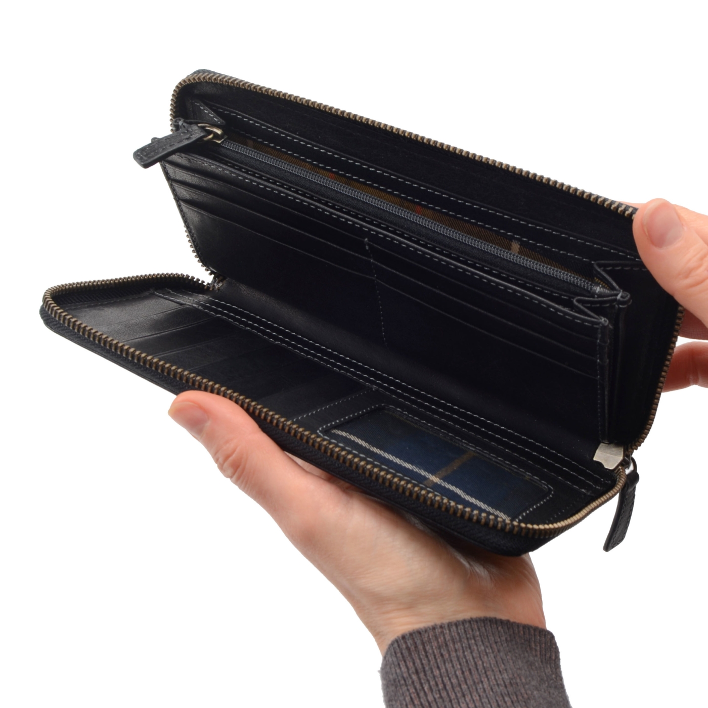 Kožená peněženka penál Poyem materiál kůže zapínání na zip barva černá velikost velká 5213 Poyem C Detail
