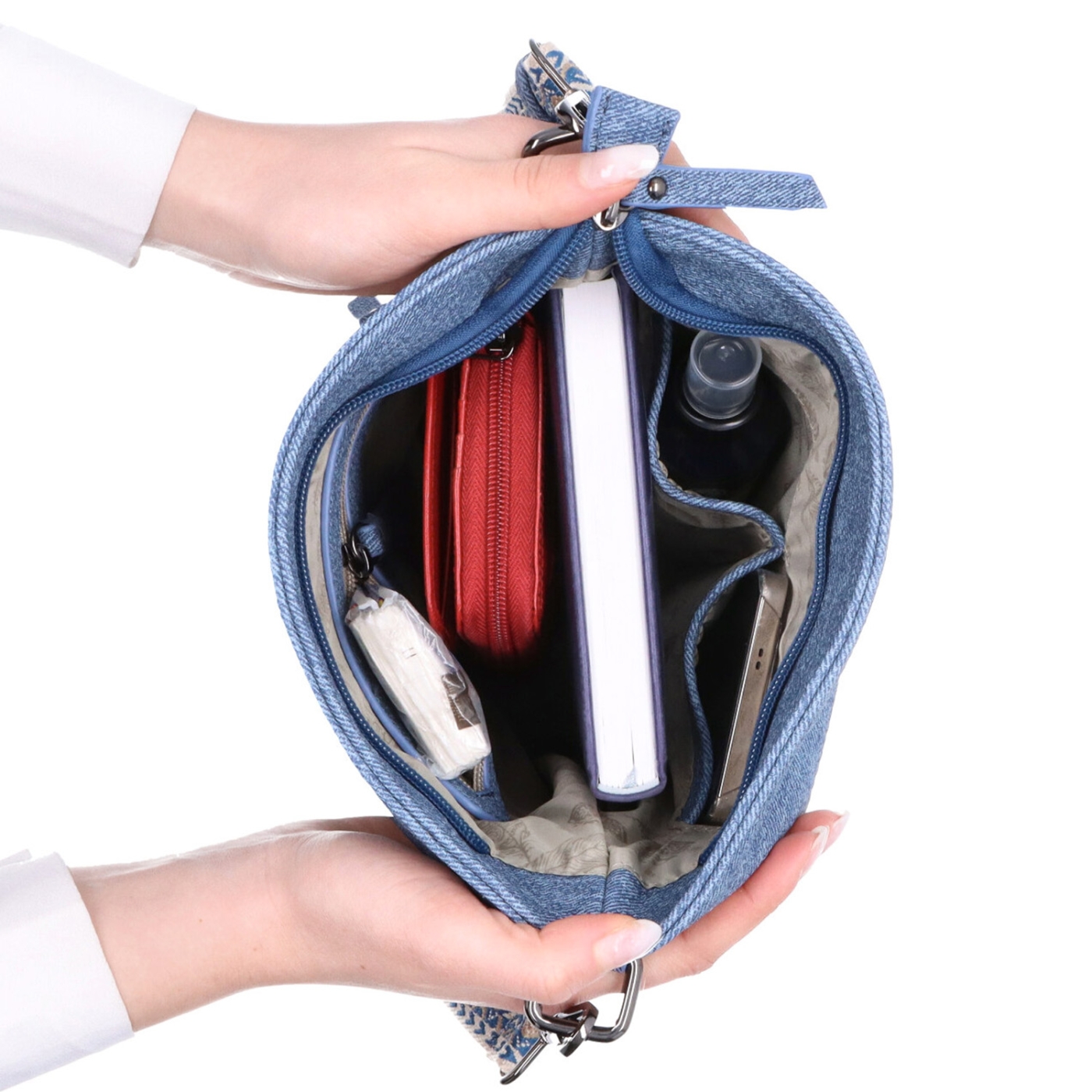 crossbody kabelka s motivem a odepínacím popruhem Indee materiál syntetická kůže zapínání na zip barva modrá velikost malá 6335 M Vnitřek