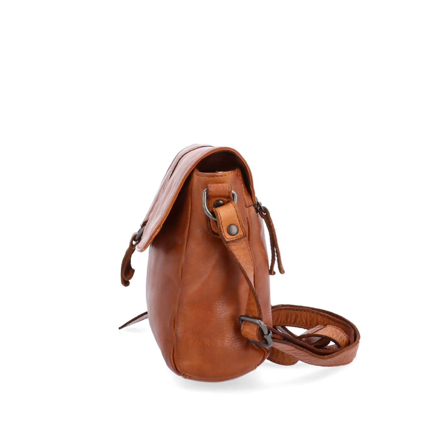 Kožená crossbody kabelka s klopou Noelia Bolger materiál kůže zapínání s klopou barva koňaková velikost střední NB 2416 KO Z boku