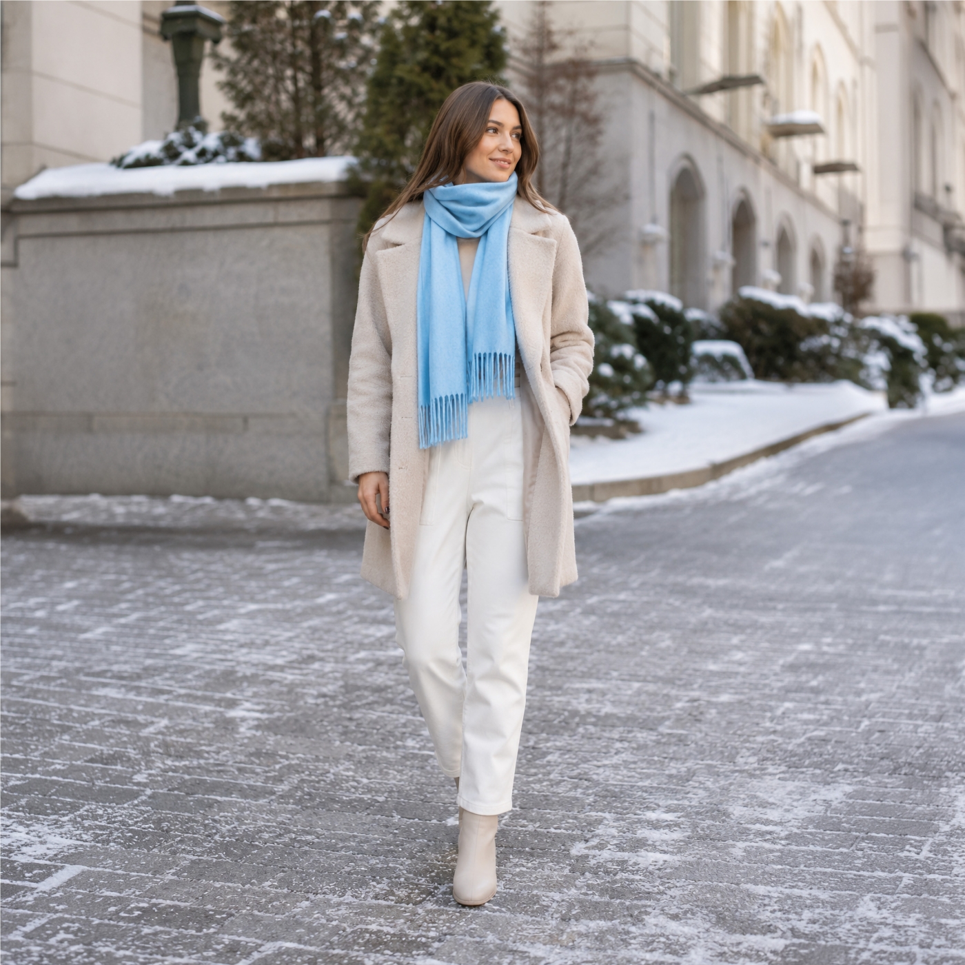 Elegantní jednobarevná šála s třásněmi Noelia Bolger materiál Polyester s příměsí vlny barva modrá KZ003 - 06