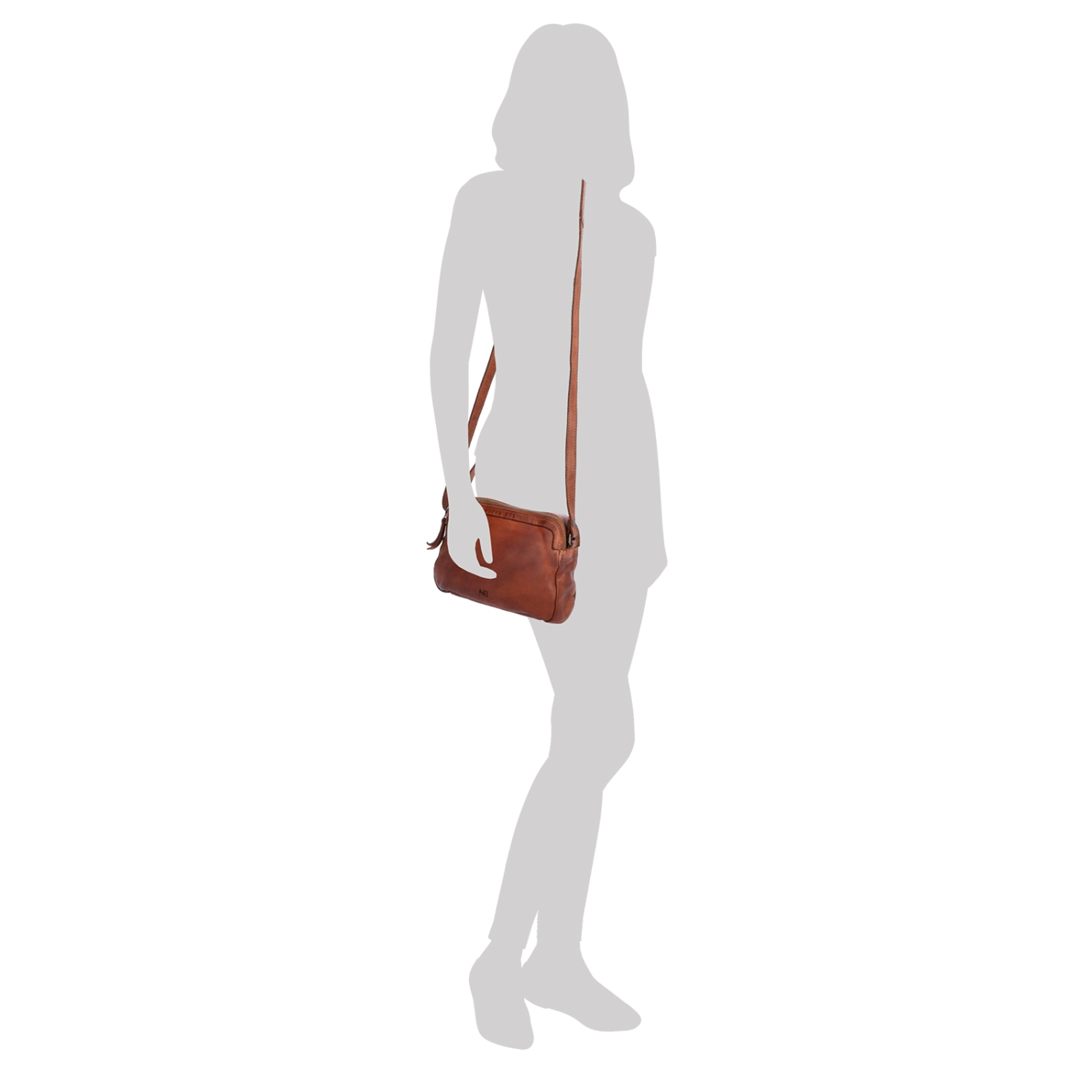Minimalistická kožená crossbody kabelka Noelia Bolger materiál kůže zapínání na zip barva koňaková velikost malá NB 2407 KO Na postavě