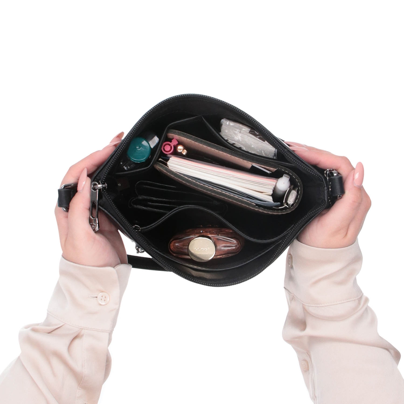 Crossbody z pravé kůže Noelia Bolger materiál kůže zapínání na zip barva černá velikost malá NB 0052 C Vnitřek
