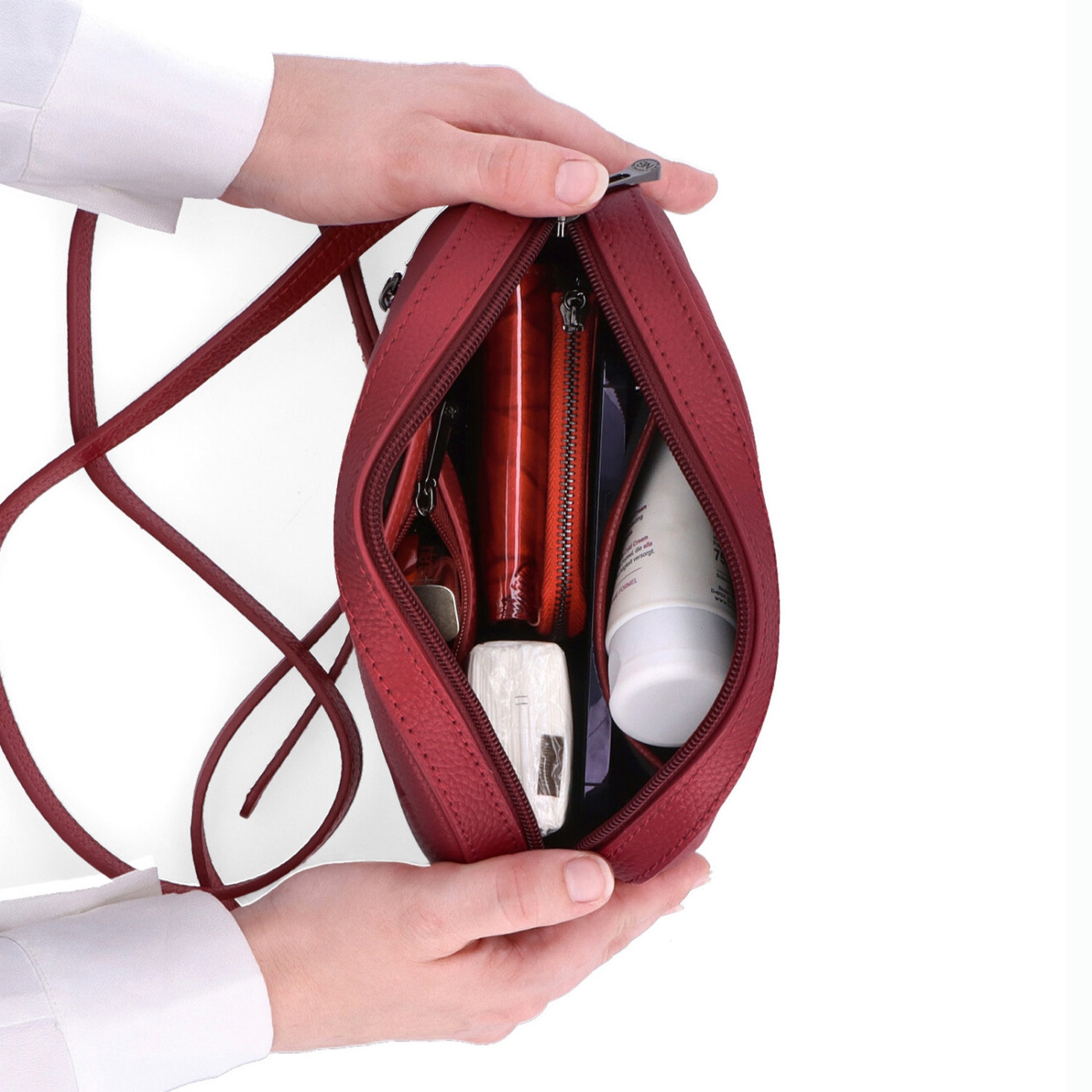 Malá kožená crossbody kabelka s kapsou na zip Noelia Bolger materiál kůže zapínání na zip barva červená velikost malá NB 3013 CV Vnitřek