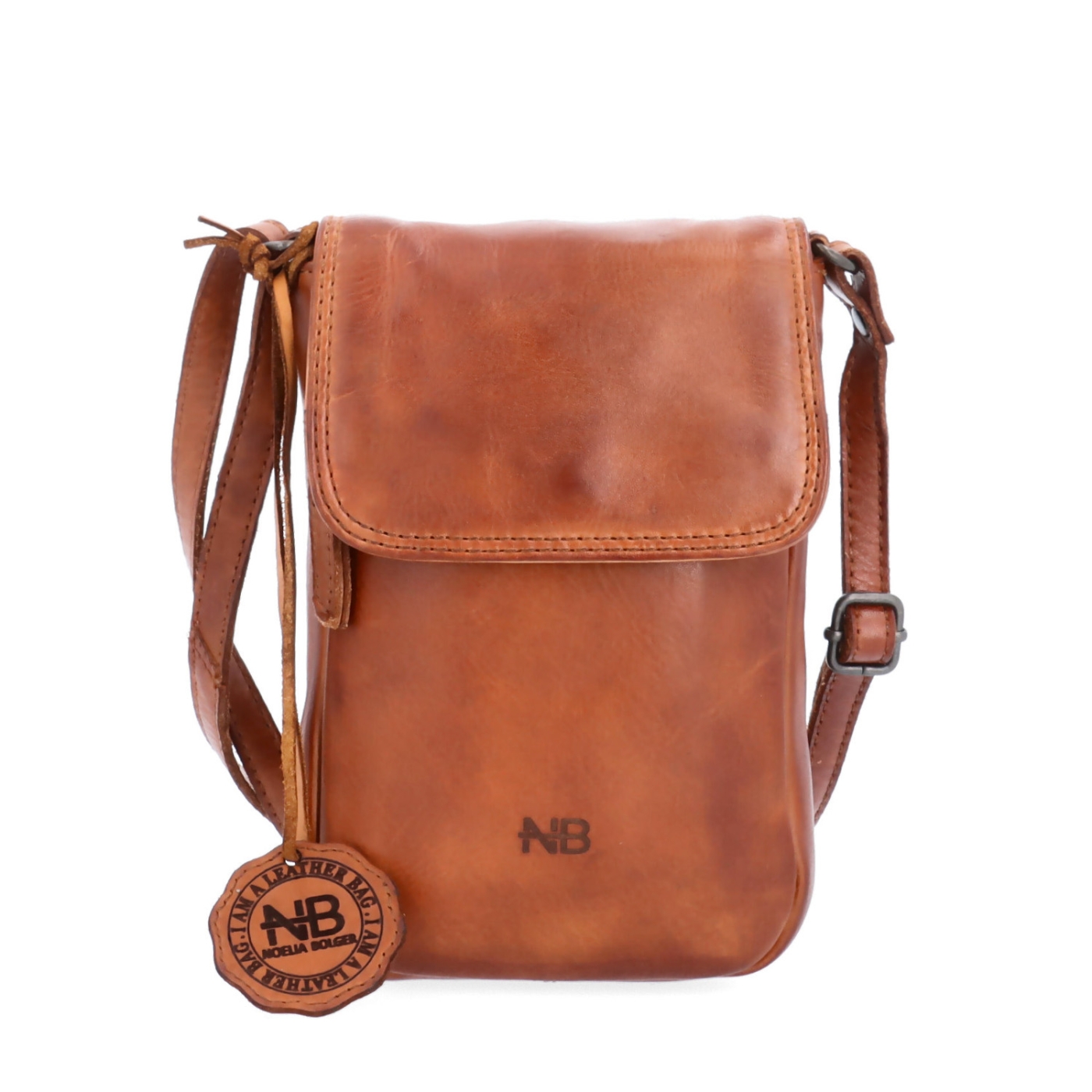 Kožená crossbody taška s klopou Noelia Bolger materiál kůže zapínání s klopou barva koňaková velikost malá NB 2418 KO Zepředu