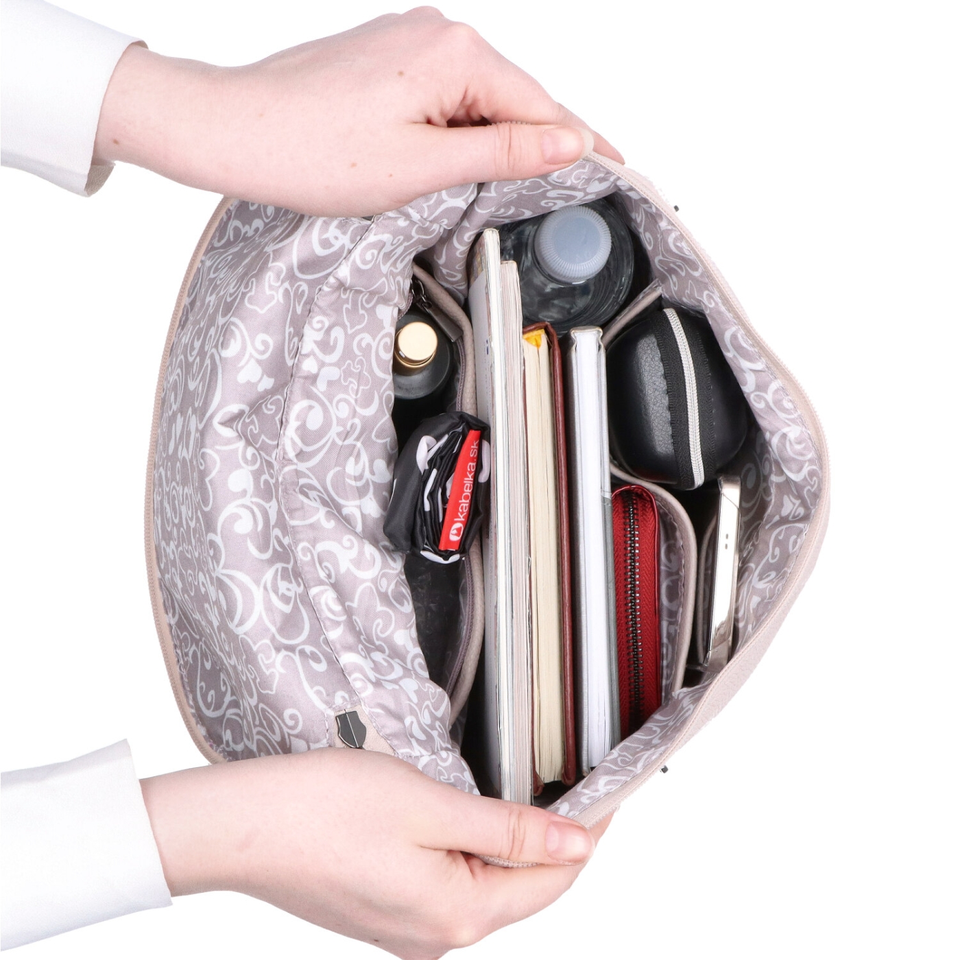 Praktický batoh do města Carmelo materiál syntetická kůže zapínání na zip barva růžová velikost střední 4326 LI Vnitřek