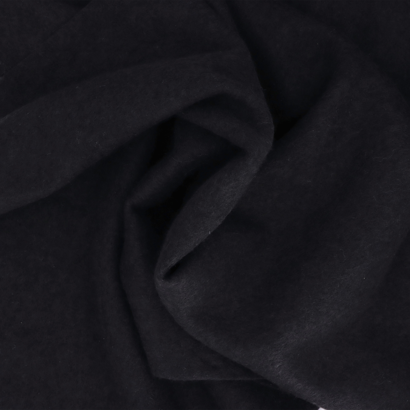 Elegantní jednobarevná šála s třásněmi Noelia Bolger materiál Polyester s příměsí vlny barva černá KZ003 - 01