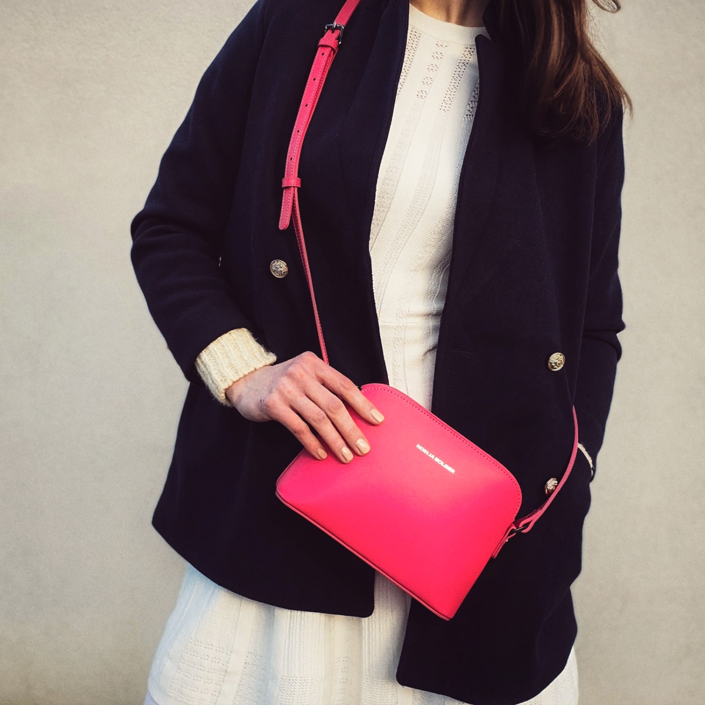 Kožená kabelka crossbody Noelia Bolger Noelia Bolger materiál kůže zapínání na zip barva růžová velikost malá NB 0096 F Lifestyle