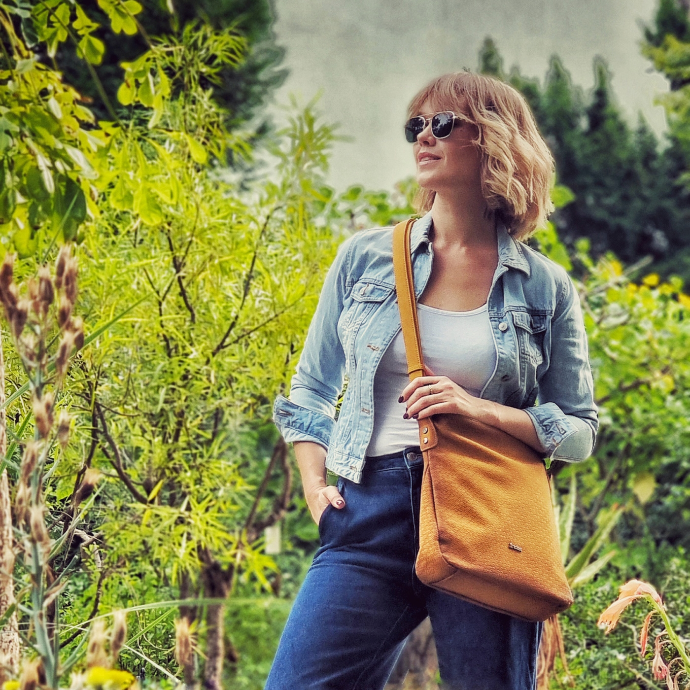 Střední jednoduchá crossbody kabelka Indee materiál syntetická kůže zapínání na zip barva žlutá velikost střední 6317 ZLU Lifestyle
