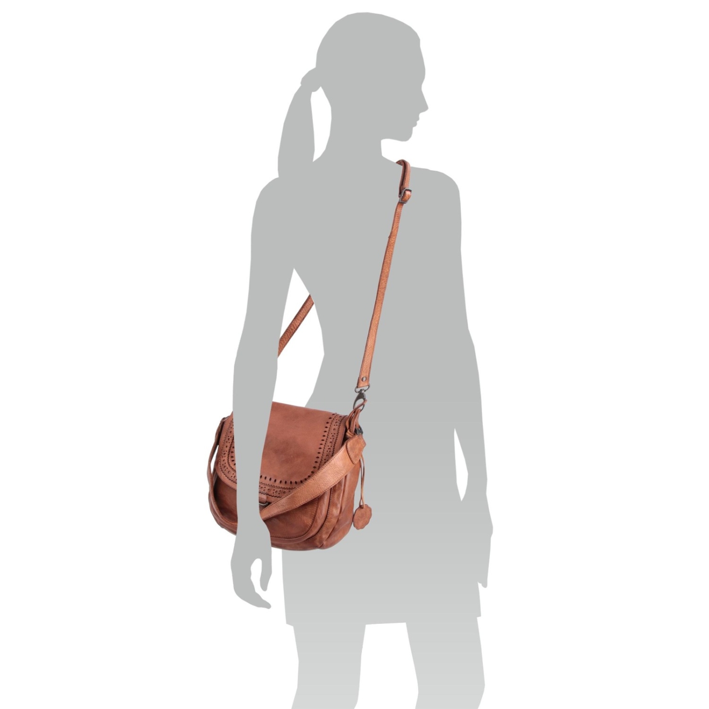 Kožená crossbody kabelka se zdobenou klopou Noelia Bolger materiál kůže zapínání s klopou barva koňaková velikost střední NB 2030 KO Na postavě