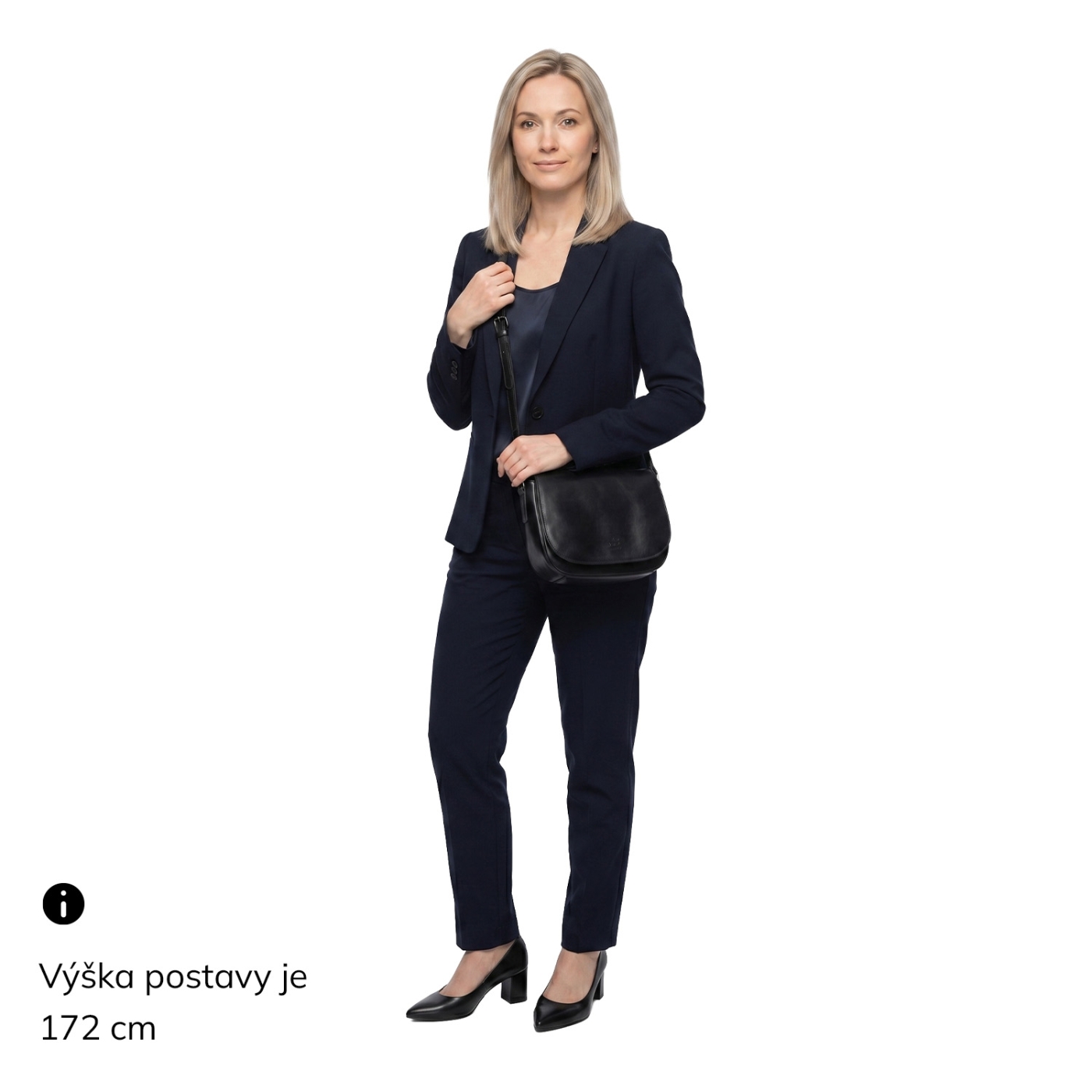 Elegantní kožená crossbody kabelka s klopou Noelia Bolger materiál kůže zapínání s klopou barva černá velikost malá NB 0117 C Na postavě