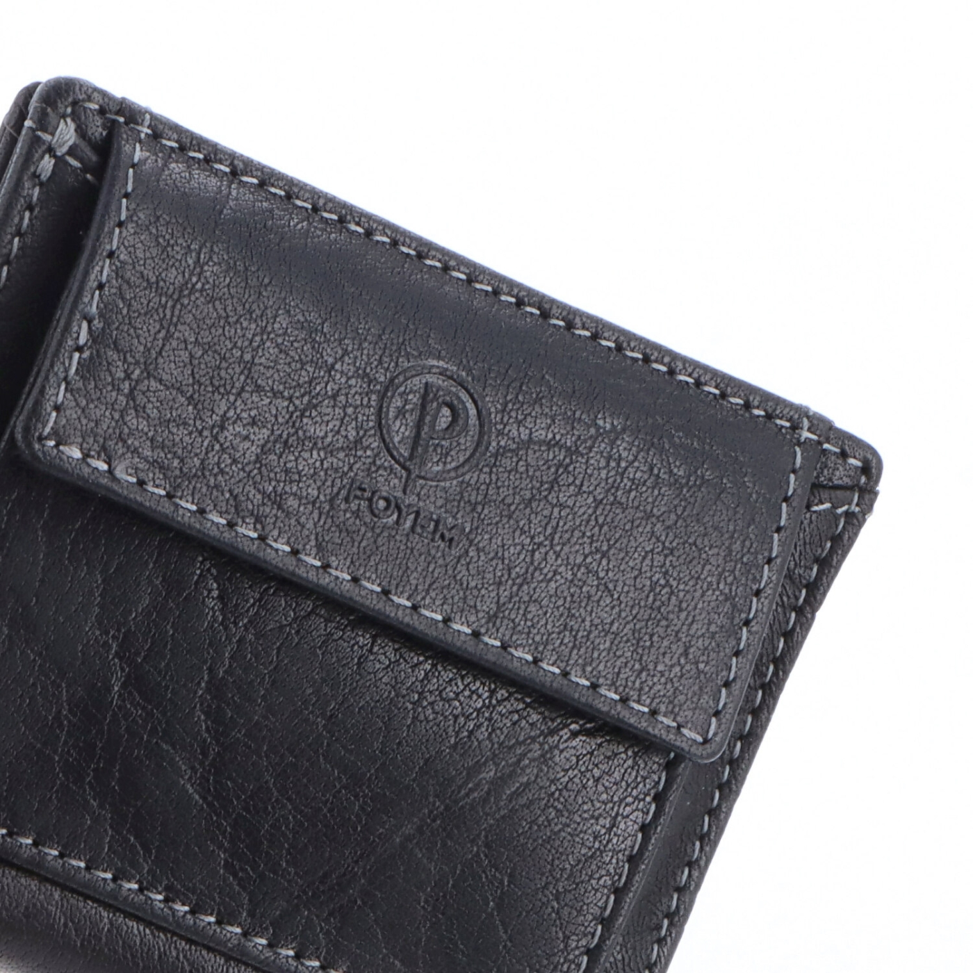 Unisex kožená peněženka Poyem materiál kůže zapínání na cvoček barva černá velikost malá 5239 Poyem C Logo