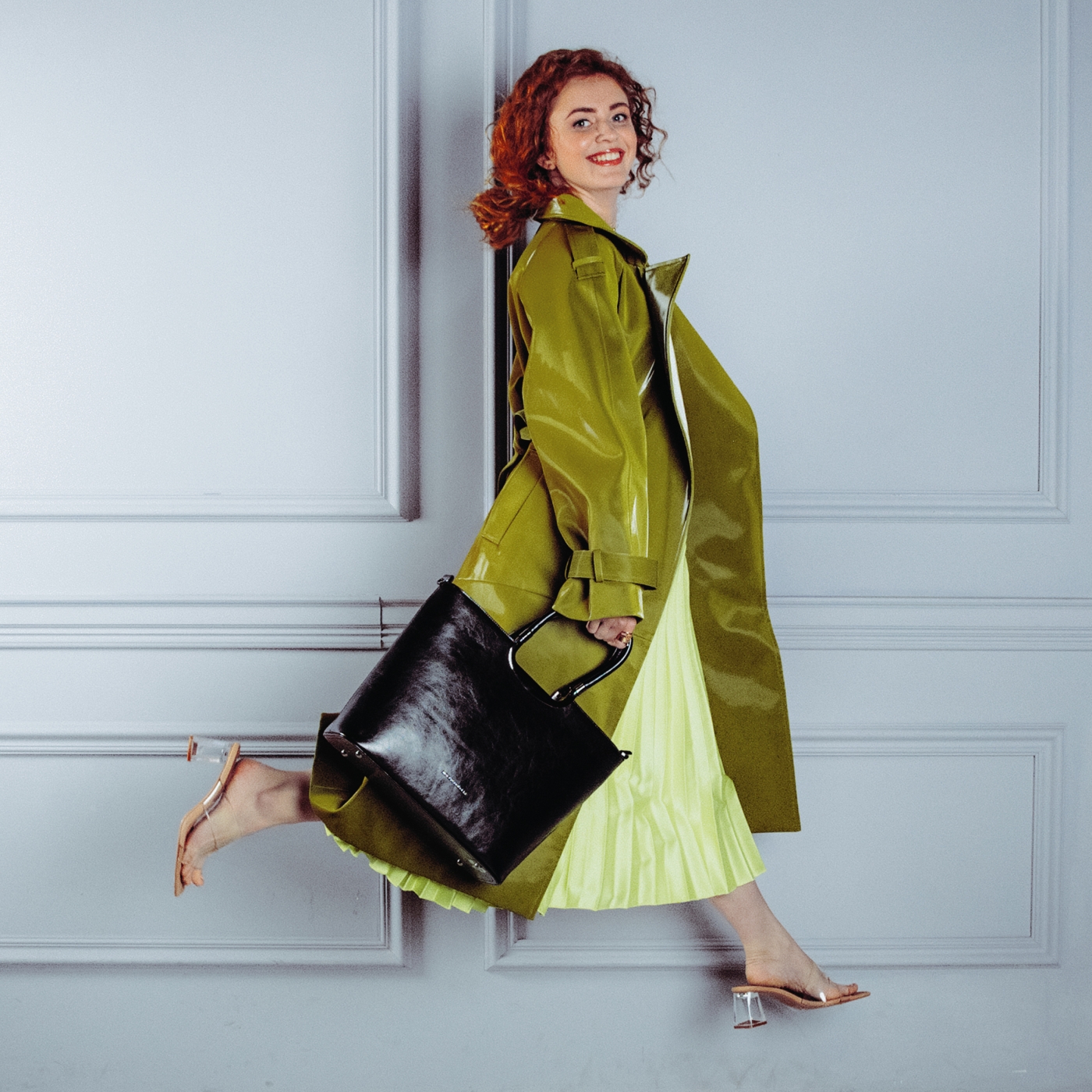 Velká designová kabelka Noelia Bolger materiál kůže zapínání na zip barva černá velikost velká NB 0049 C Lifestyle
