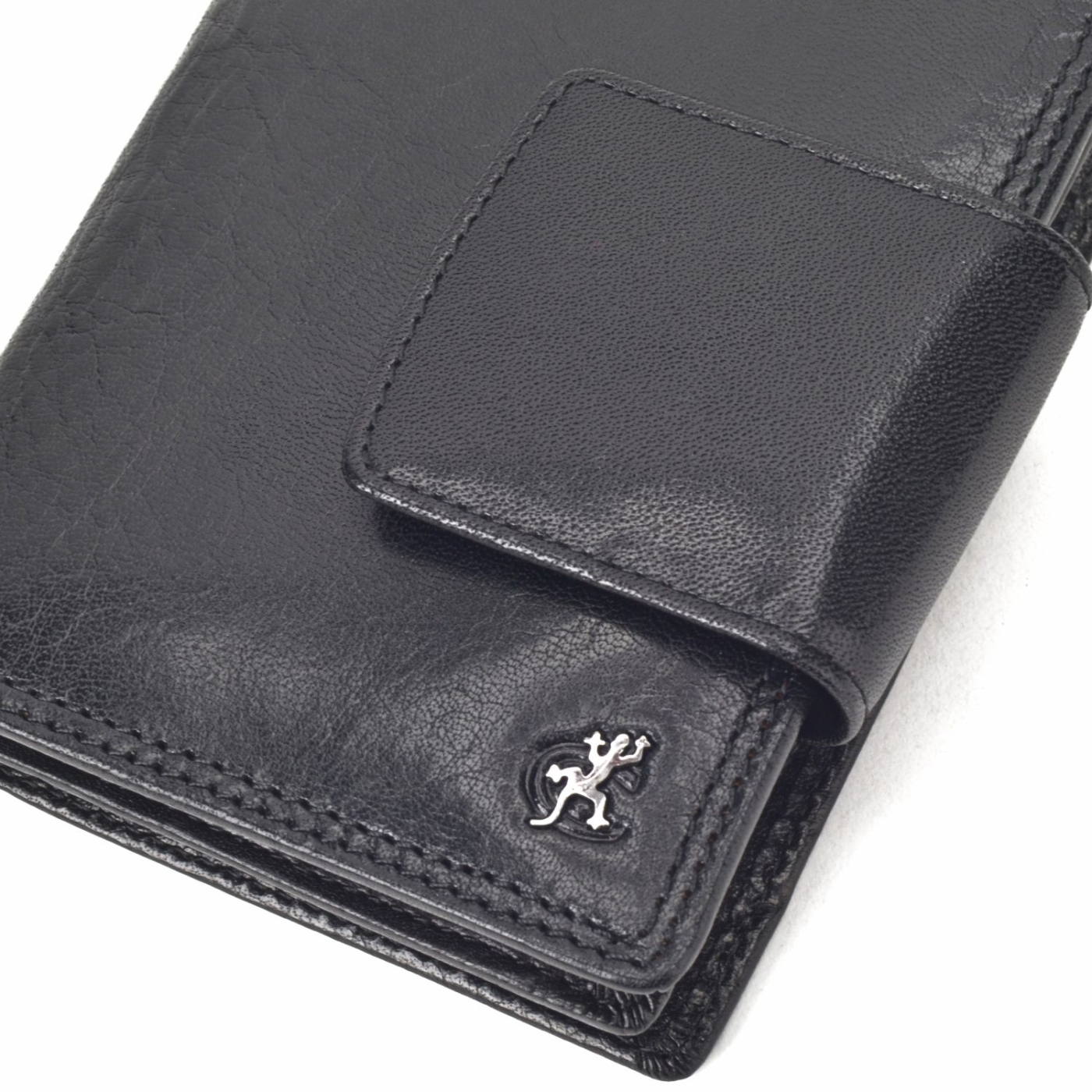 Kožená dámská peněženka Cosset materiál kůže zapínání na cvoček barva černá velikost malá 4404 Komodo C Logo