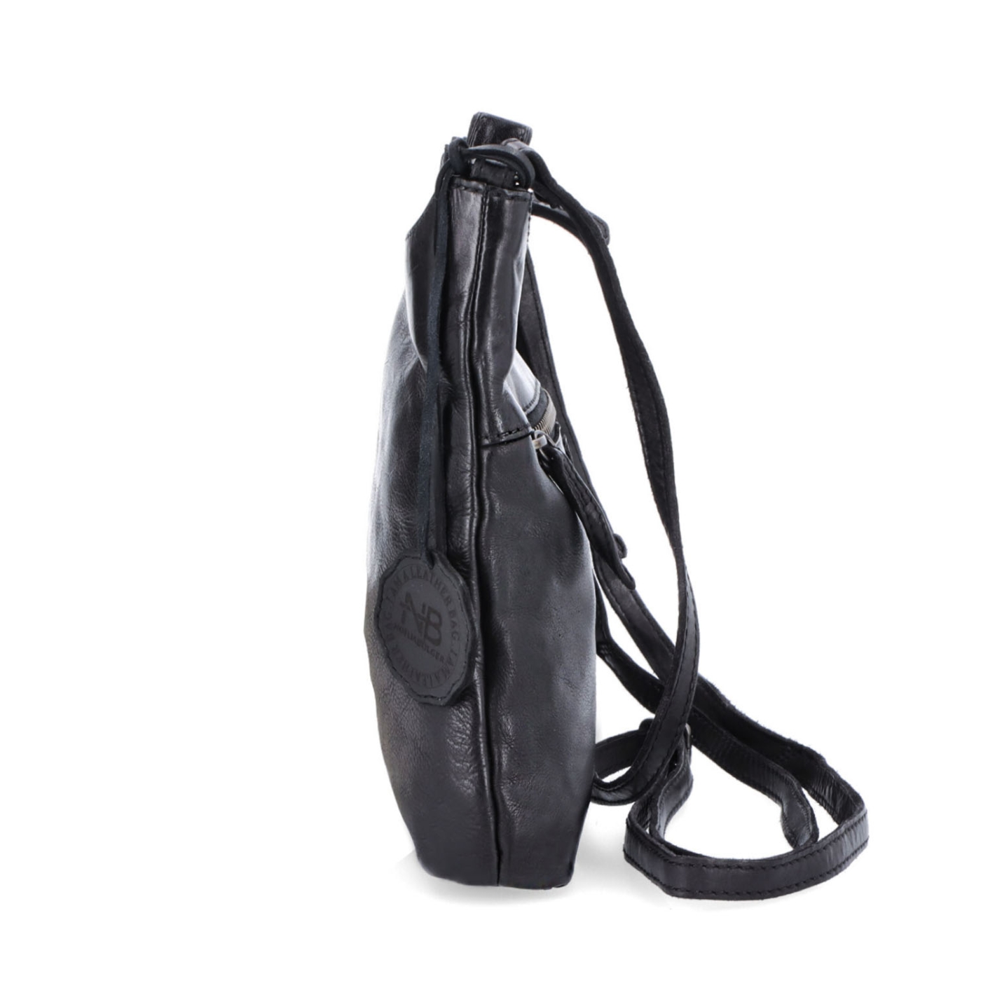 Kožená crossbody kabelka pro každý den Noelia Bolger materiál kůže zapínání na zip barva černá velikost malá NB 2404 C Z boku