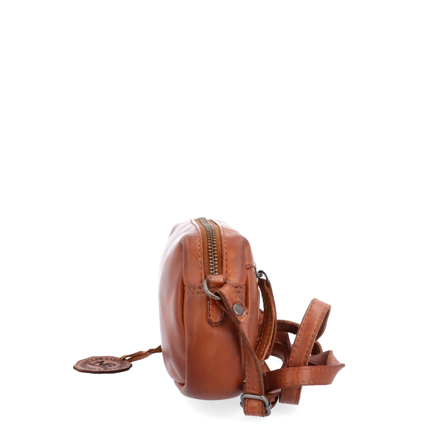 Minimalistická kožená crossbody kabelka Noelia Bolger materiál kůže zapínání na zip barva koňaková velikost malá NB 2417 KO Z boku