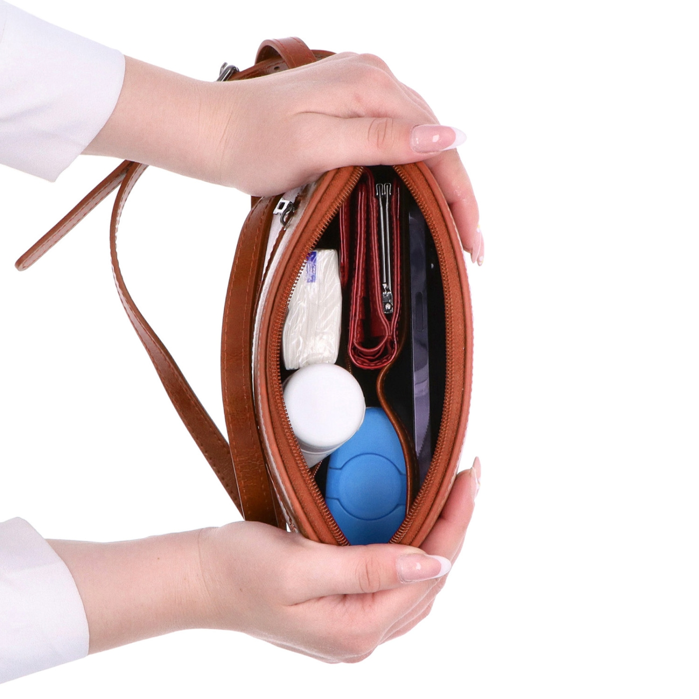 Luxusní malá kožená crossbody kabelka Noelia Bolger materiál kůže zapínání na zip barva koňaková velikost malá NB 0080 KO Vnitřek
