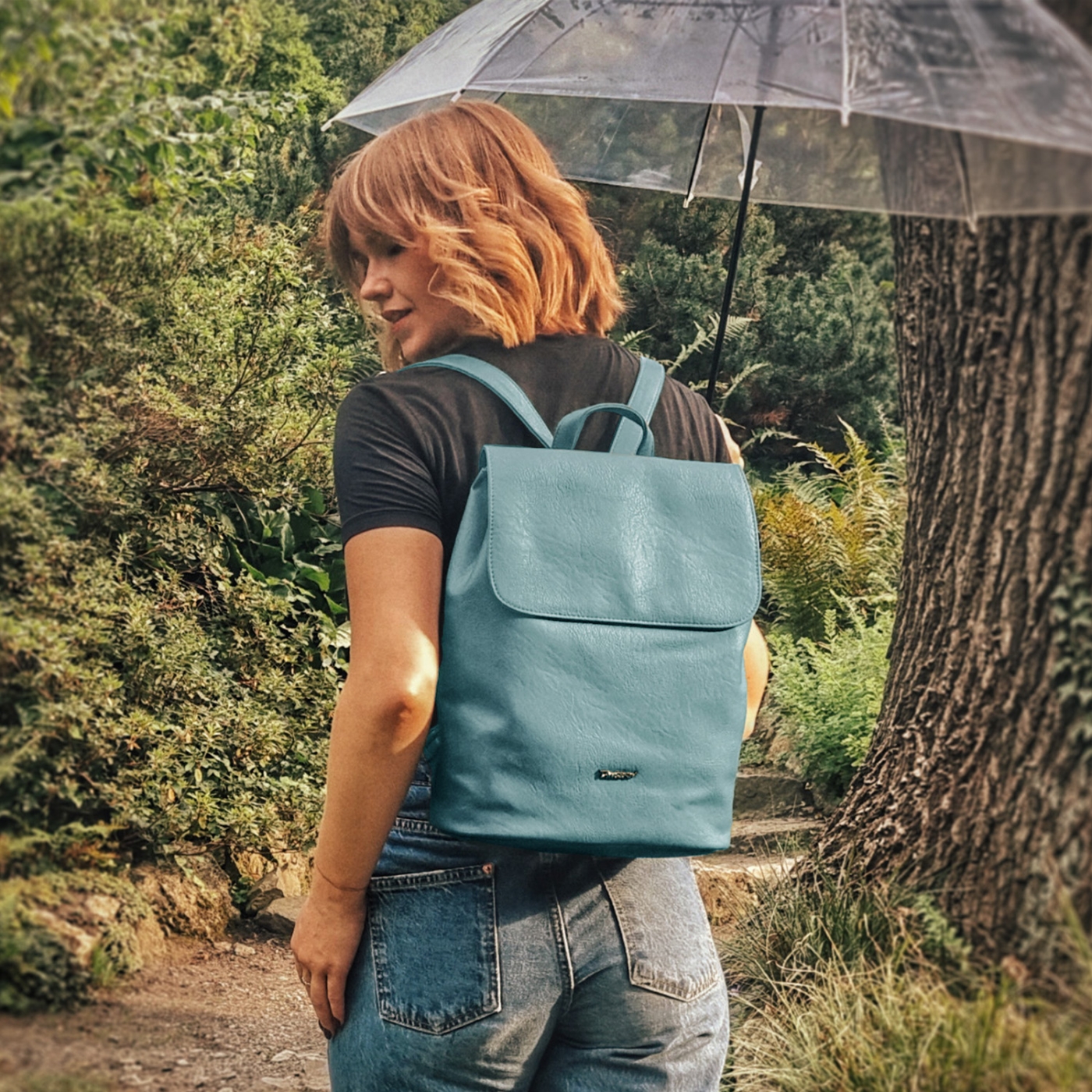 Městský batoh s klopou a magnetem Tangerin materiál syntetická kůže zapínání na zip barva modrá velikost střední 8006 SM Lifestyle