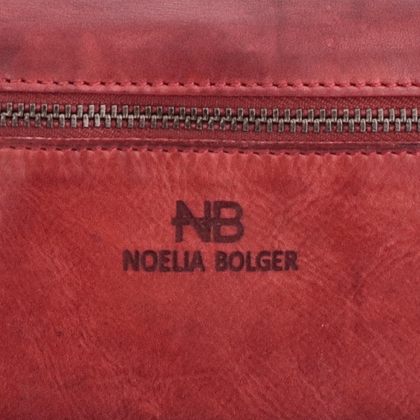 Dlouhá kožená peněženka s mandalou Noelia Bolger materiál kůže zapínání na cvoček barva červená velikost velká 5121 NB CV Logo