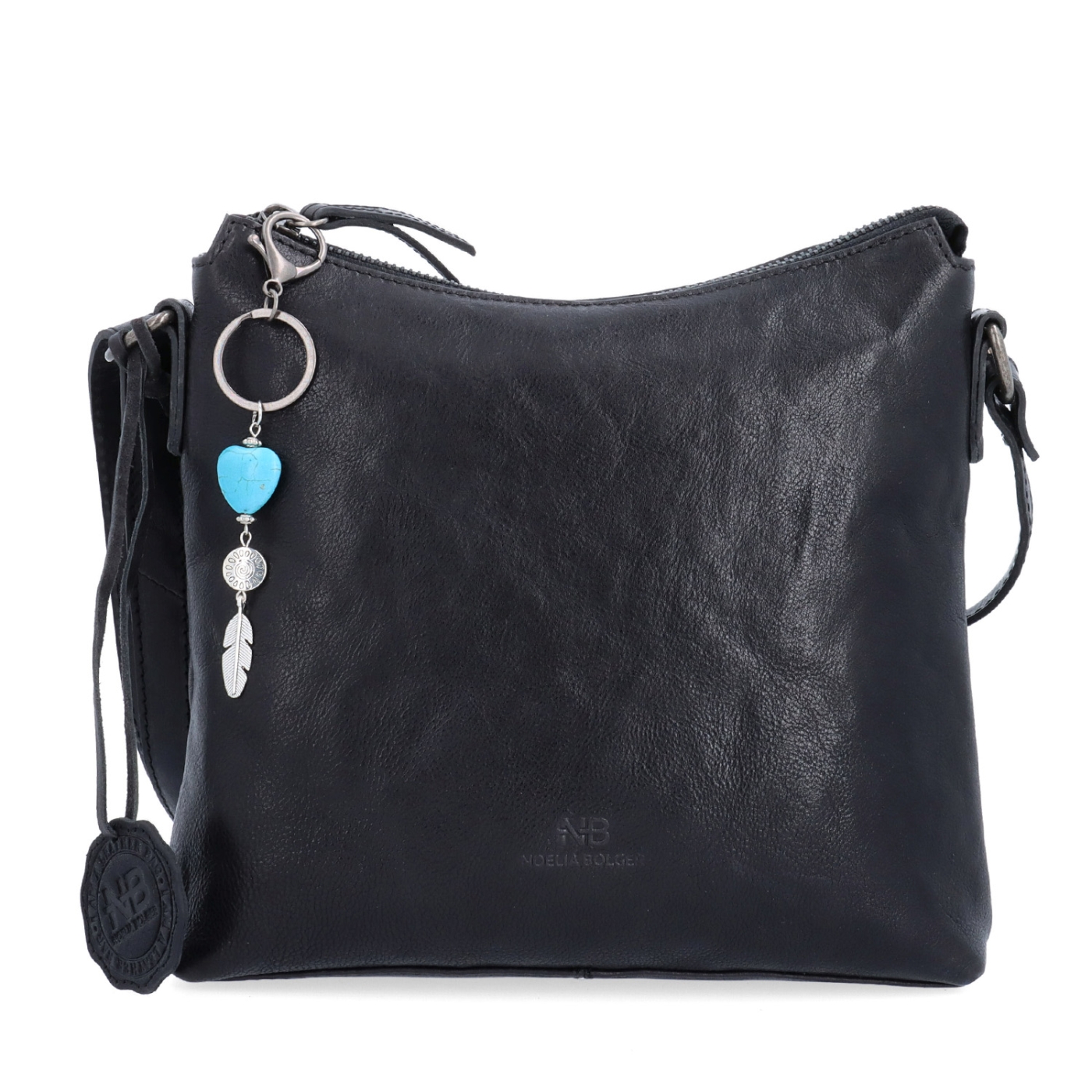 Kožená crossbody kabelka s přívěskem Noelia Bolger materiál kůže zapínání na zip barva černá velikost malá NB 3100 C Zepředu