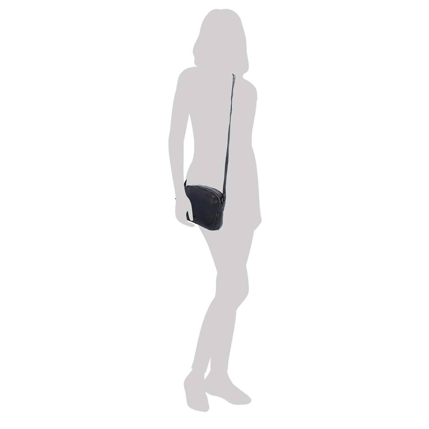 Kvalitní kožená crossbody kabelka Noelia Bolger materiál kůže zapínání na zip barva černá velikost malá NB 2408 C Na postavě
