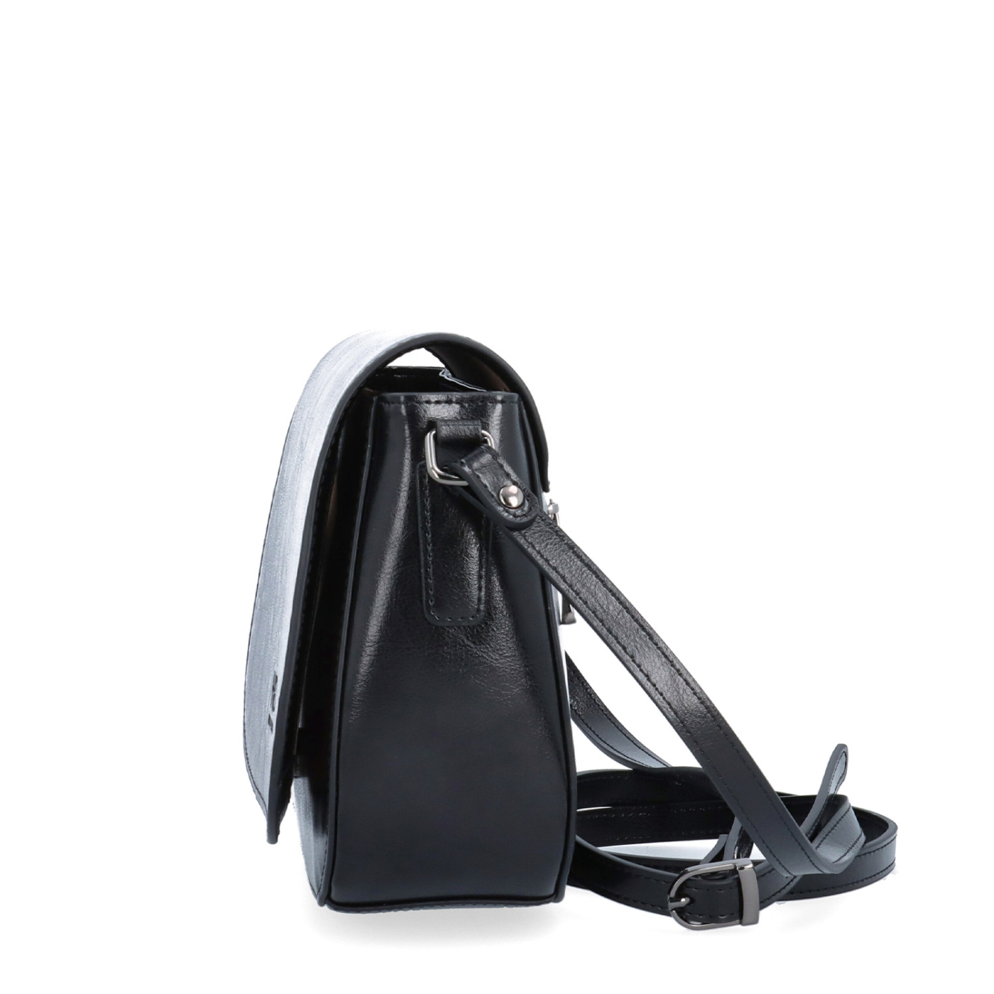 Elegantní kožená crossbody kabelka s klopou Noelia Bolger materiál kůže zapínání s klopou barva černá velikost malá NB 0117 C Z boku