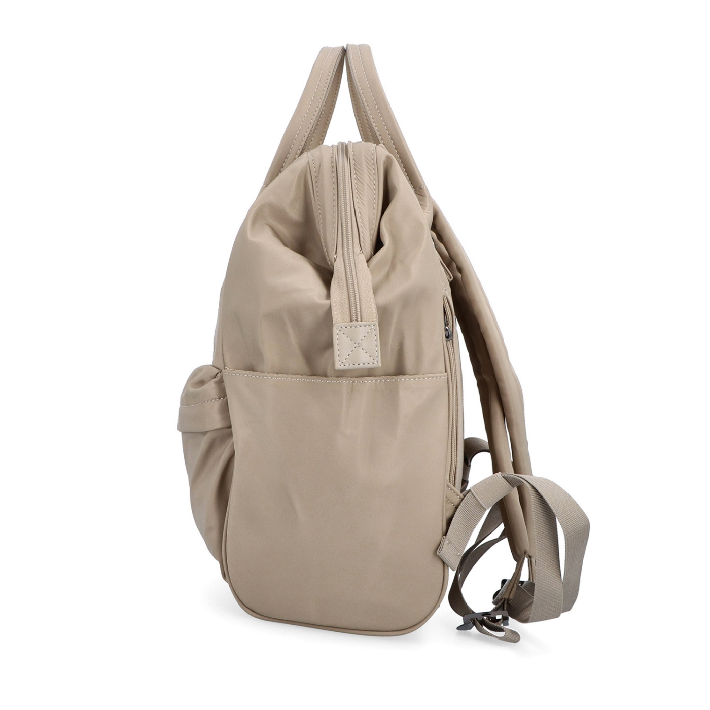 Velký praktický batoh značky Carmelo Carmelo materiál nylon zapínání na zip barva taupe velikost velká 4319 T Z boku