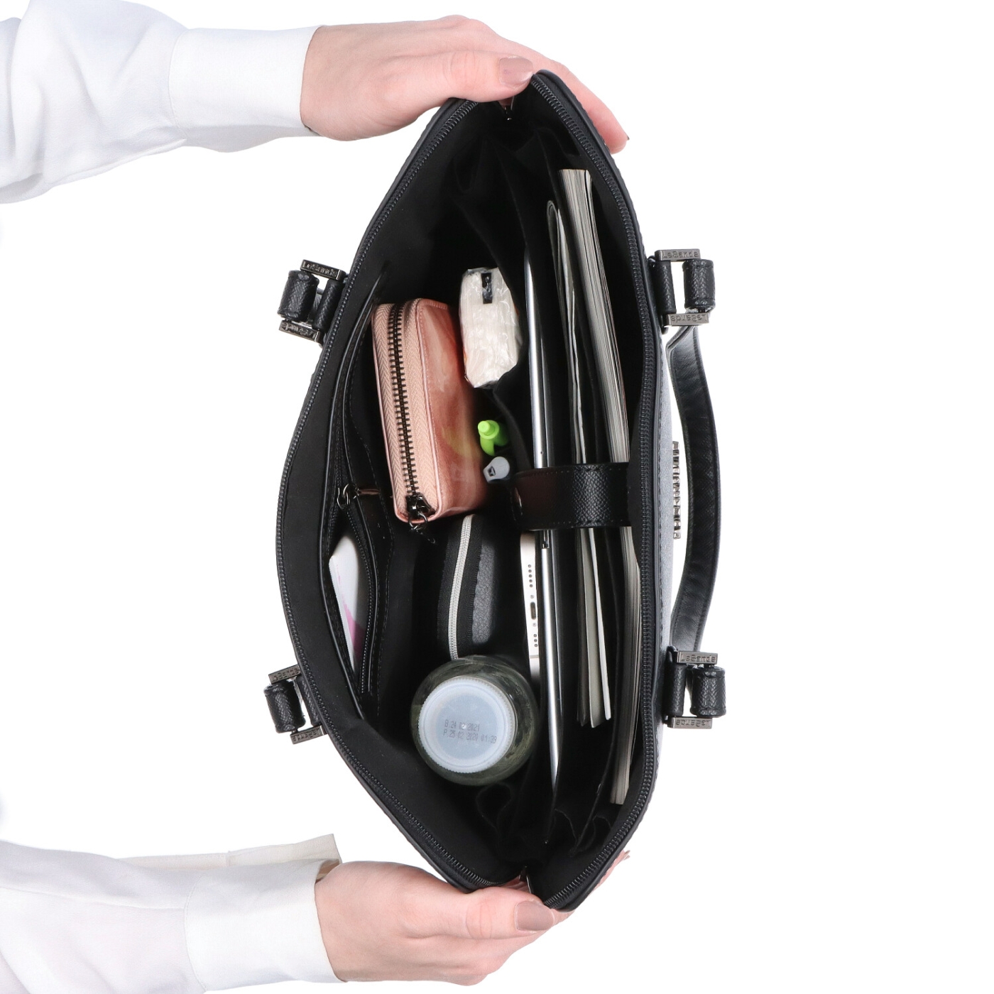 Velká business kabelka s organizérem Le Sands materiál syntetická kůže zapínání na zip barva černá velikost velká 7709 C Vnitřek