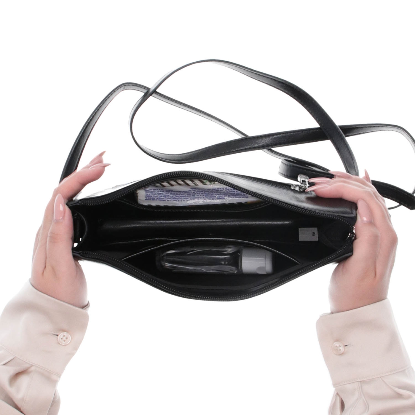 Malá kožená crossbody kabelka Noelia Bolger materiál kůže zapínání na zip barva černá velikost malá NB 0046 C Vnitřek