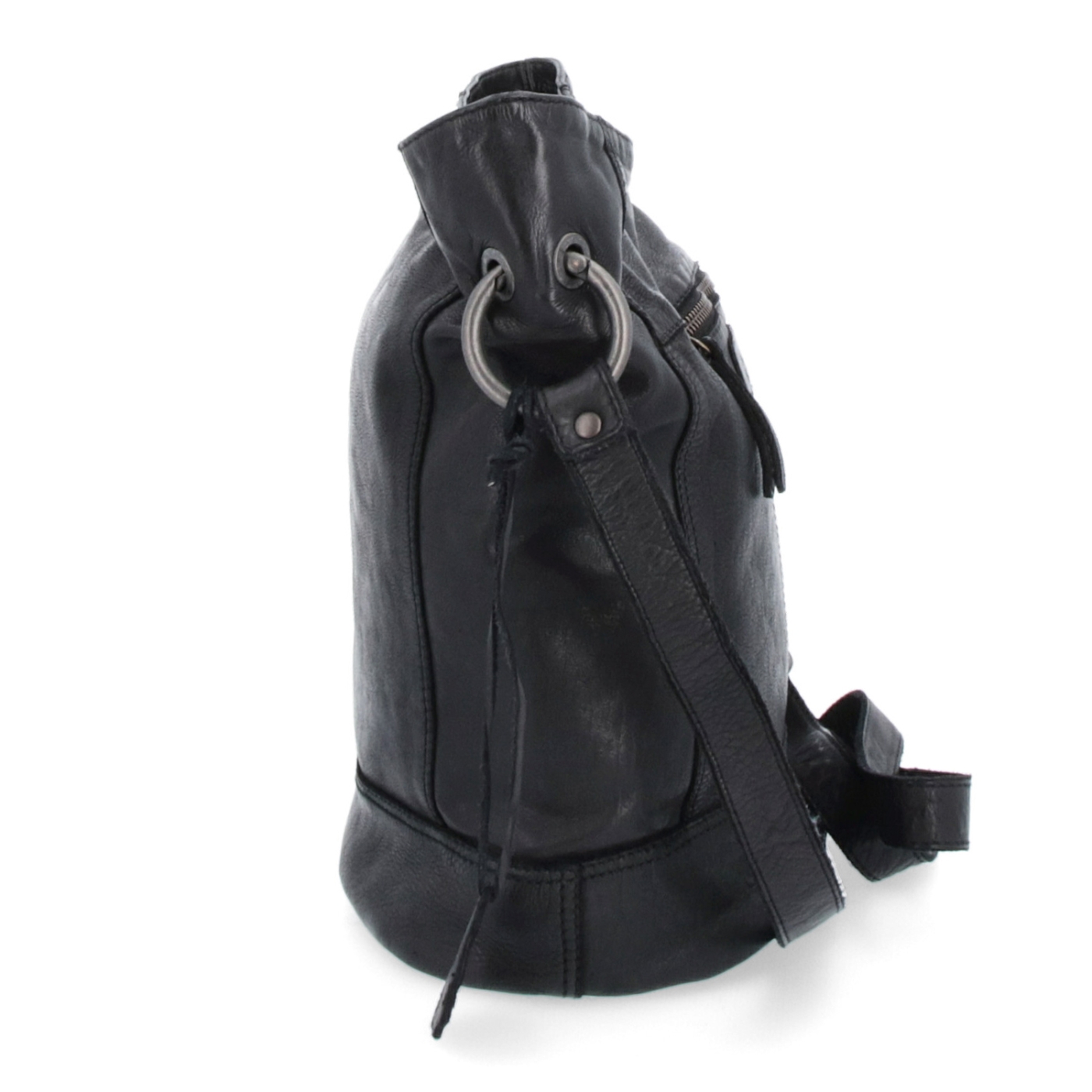 Kožená crossbody kabelka s designovým prošitím Noelia Bolger materiál kůže zapínání na zip barva černá velikost střední NB 2089 C Z boku