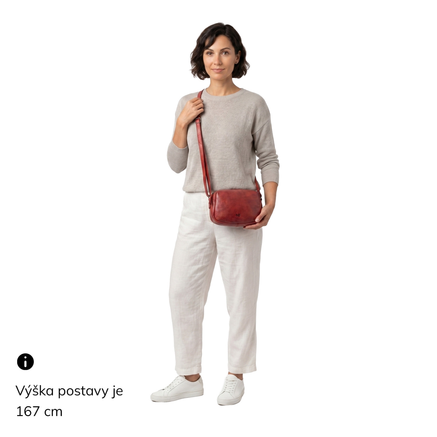 Minimalistická kožená crossbody kabelka Noelia Bolger materiál kůže zapínání na zip barva červená velikost malá NB 2417 CV Na postavě